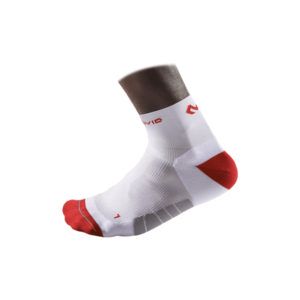 Mcdavid - skarpety kompresyjne active runner socks low- cut (białe) / 8833